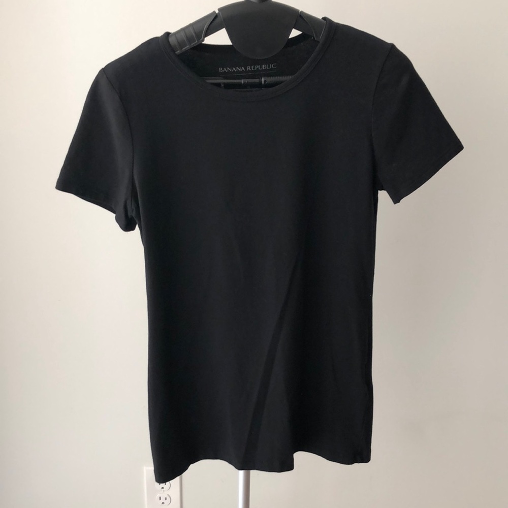 Banana republic black t shirt